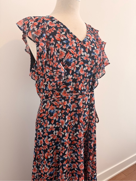 Tommy Hilfiger Dresses & Skirts - Tommy Hilfiger Navy Floral Tie-Waist Midi Dress